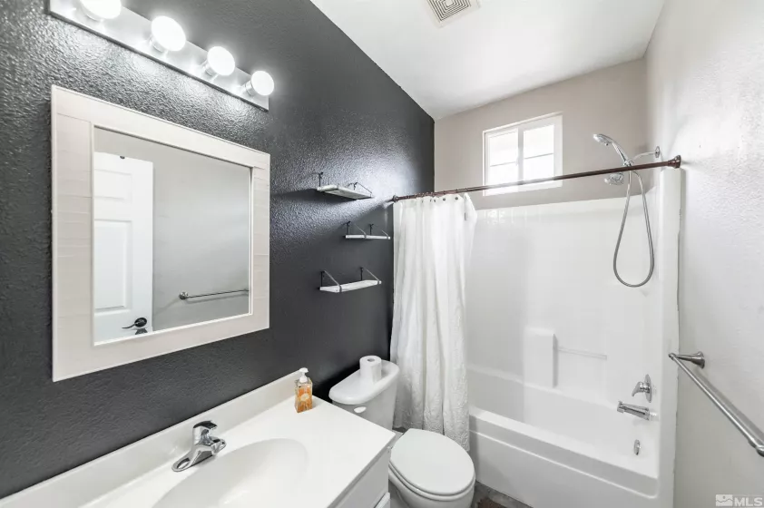 5726 Golden Eagle, Reno, Nevada 89523, 2 Bedrooms Bedrooms, ,2 BathroomsBathrooms,Residential,Residential,Golden Eagle,240008000