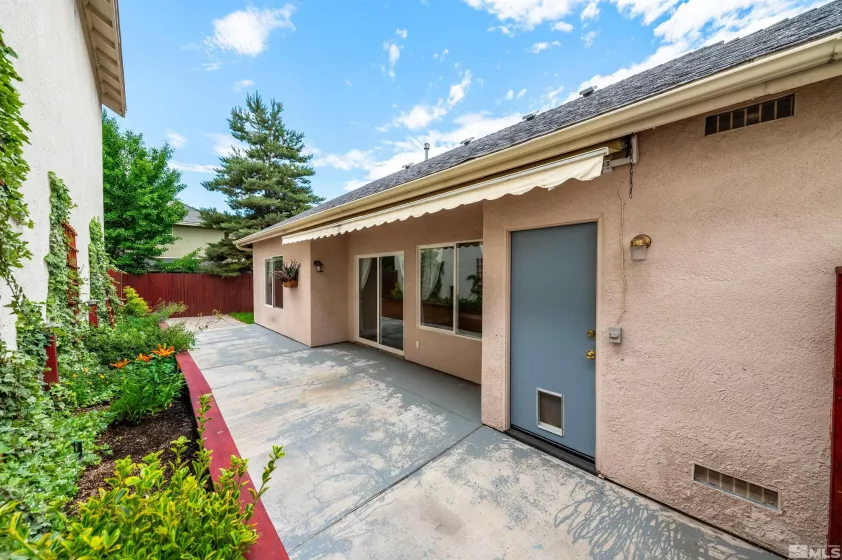 5726 Golden Eagle, Reno, Nevada 89523, 2 Bedrooms Bedrooms, ,2 BathroomsBathrooms,Residential,Residential,Golden Eagle,240008000