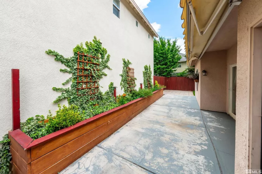 5726 Golden Eagle, Reno, Nevada 89523, 2 Bedrooms Bedrooms, ,2 BathroomsBathrooms,Residential,Residential,Golden Eagle,240008000
