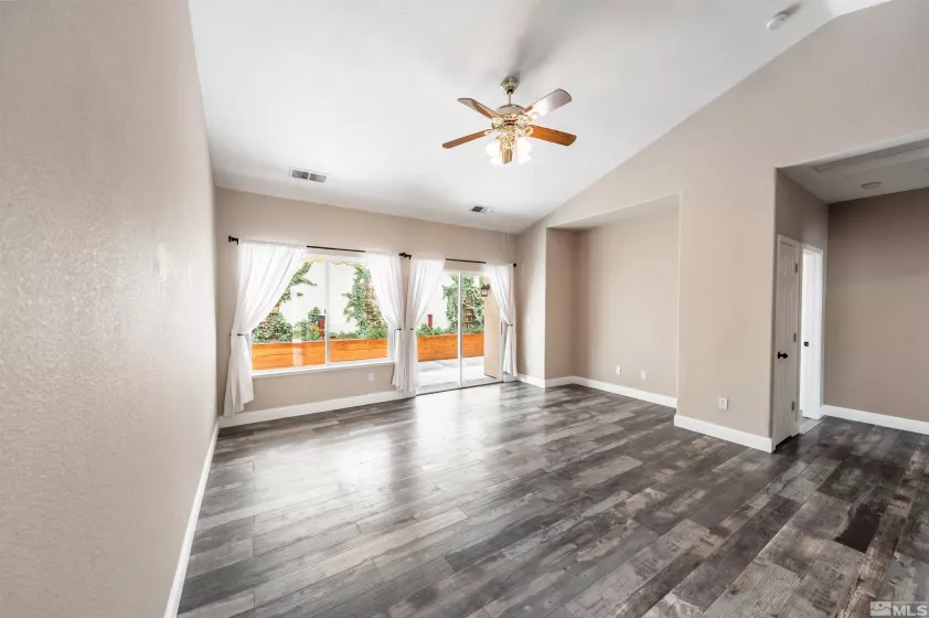 5726 Golden Eagle, Reno, Nevada 89523, 2 Bedrooms Bedrooms, ,2 BathroomsBathrooms,Residential,Residential,Golden Eagle,240008000