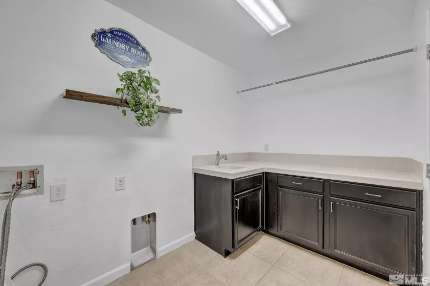 1828 Braemore, Reno, Nevada 89521, 3 Bedrooms Bedrooms, ,3 BathroomsBathrooms,Residential,Residential,Braemore,250005363