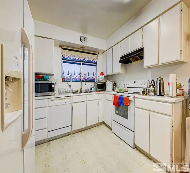 542 Smithridge, Reno, Nevada 89502, 2 Bedrooms Bedrooms, ,2 BathroomsBathrooms,Residential,Residential,Smithridge,250001808