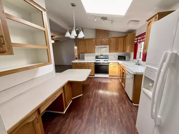 19 Coventry Way, Reno, Nevada 89506, 2 Bedrooms Bedrooms, 9 Rooms Rooms,3 BathroomsBathrooms,Manufactured,Residential,Coventry,250005891
