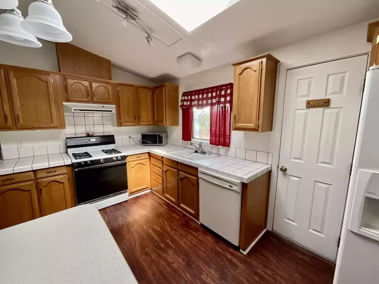 19 Coventry Way, Reno, Nevada 89506, 2 Bedrooms Bedrooms, 9 Rooms Rooms,3 BathroomsBathrooms,Manufactured,Residential,Coventry,250005891