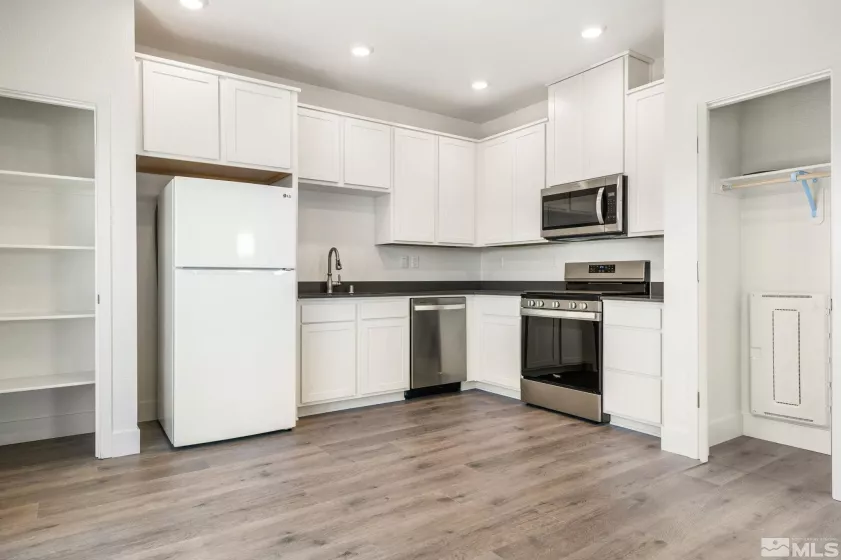 7972 Zorite, Sparks, Nevada 89436, 4 Bedrooms Bedrooms, ,3 BathroomsBathrooms,Residential,Residential,Zorite,240005451