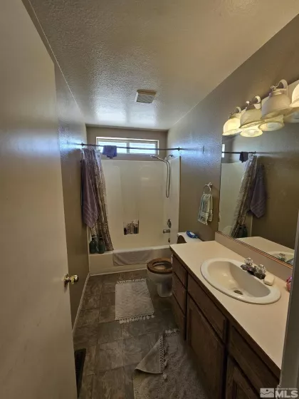 5212 Toyon, Fallon, Nevada 89406, 3 Bedrooms Bedrooms, ,2 BathroomsBathrooms,Residential,Residential,Toyon,250005891