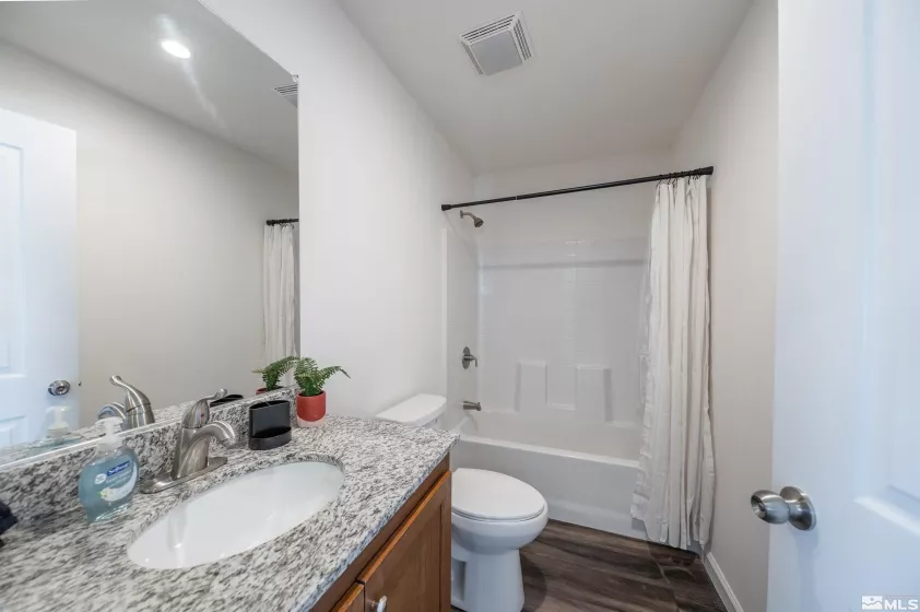 204 Chateau, Yerington, Nevada 89447, 3 Bedrooms Bedrooms, ,2 BathroomsBathrooms,Residential,Residential,Chateau,250005893
