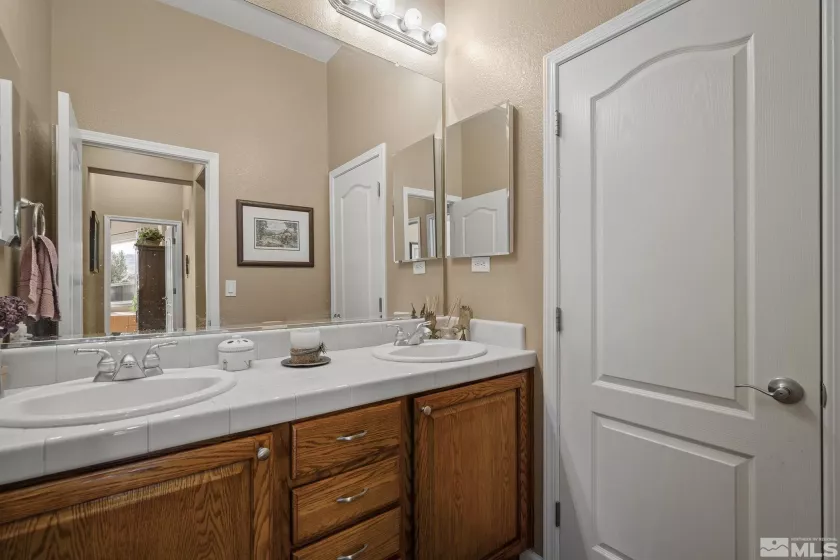 10710 Ivy Gate, Reno, Nevada 89521, 3 Bedrooms Bedrooms, ,3 BathroomsBathrooms,Residential,Residential,Ivy Gate,240012689