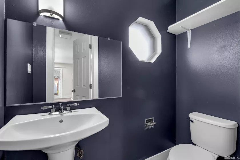 4 Smithridge, Reno, Nevada 89502, 2 Bedrooms Bedrooms, ,2 BathroomsBathrooms,Residential,Residential,Smithridge,250003408