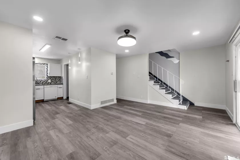 4 Smithridge, Reno, Nevada 89502, 2 Bedrooms Bedrooms, ,2 BathroomsBathrooms,Residential,Residential,Smithridge,250003408