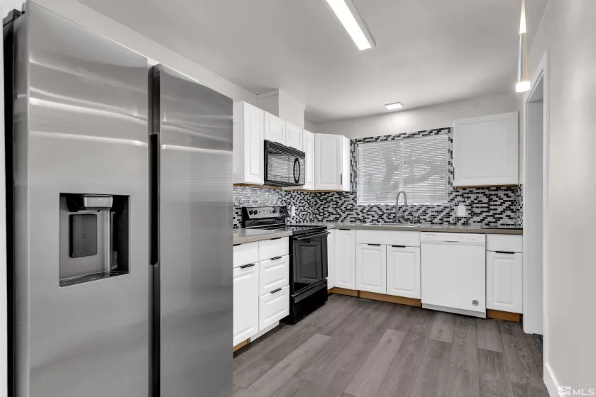 4 Smithridge, Reno, Nevada 89502, 2 Bedrooms Bedrooms, ,2 BathroomsBathrooms,Residential,Residential,Smithridge,250003408