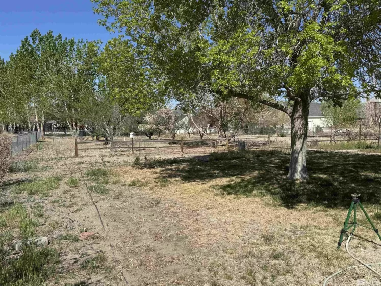 5375 Vinewood, Fallon, Nevada 89406, 4 Bedrooms Bedrooms, ,3 BathroomsBathrooms,Residential,Residential,Vinewood,250005251