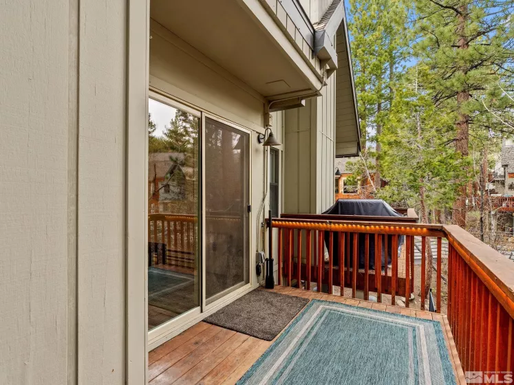 989 Tahoe, Incline Village, Nevada 89451, 3 Bedrooms Bedrooms, ,2 BathroomsBathrooms,Residential,Residential,Tahoe,250004852