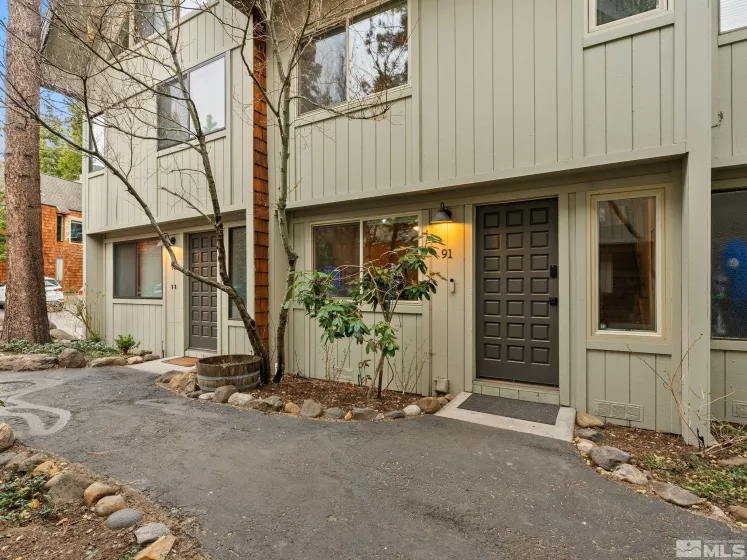 989 Tahoe, Incline Village, Nevada 89451, 3 Bedrooms Bedrooms, ,2 BathroomsBathrooms,Residential,Residential,Tahoe,250004852