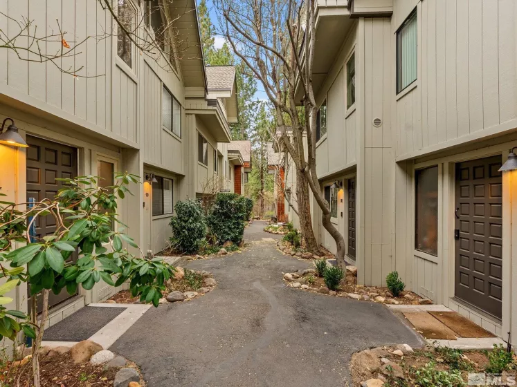 989 Tahoe, Incline Village, Nevada 89451, 3 Bedrooms Bedrooms, ,2 BathroomsBathrooms,Residential,Residential,Tahoe,250004852