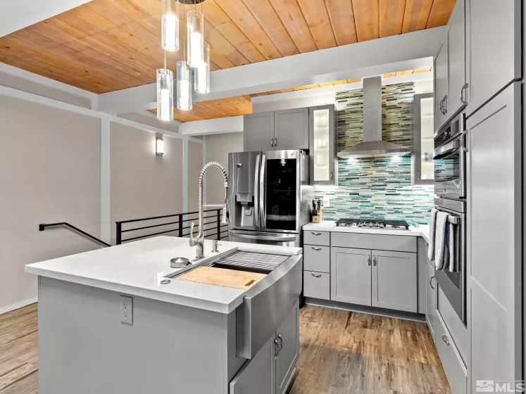 989 Tahoe, Incline Village, Nevada 89451, 3 Bedrooms Bedrooms, ,2 BathroomsBathrooms,Residential,Residential,Tahoe,250004852
