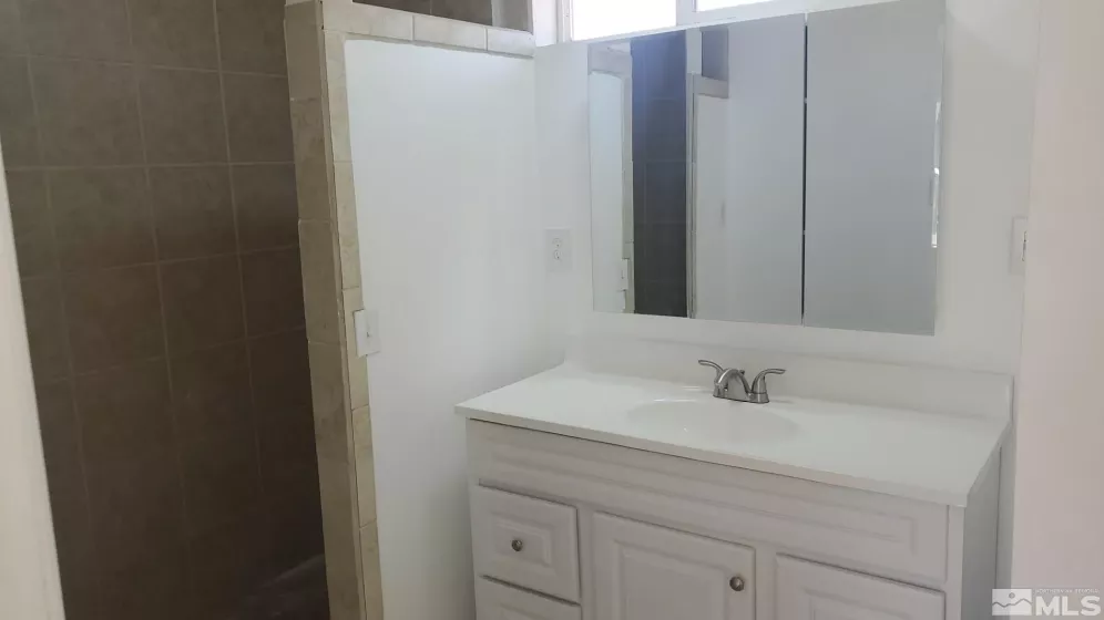 121 Hermansen, Hawthorne, Nevada 89415, 3 Bedrooms Bedrooms, ,2 BathroomsBathrooms,Residential,Residential,Hermansen,250001881
