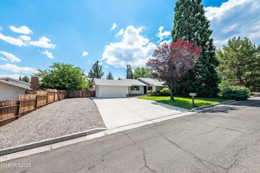 630 Sapphire Cricle, Reno, Nevada 89509, 3 Bedrooms Bedrooms, ,2 BathroomsBathrooms,Residential,Residential,Sapphire Cricle,250002985