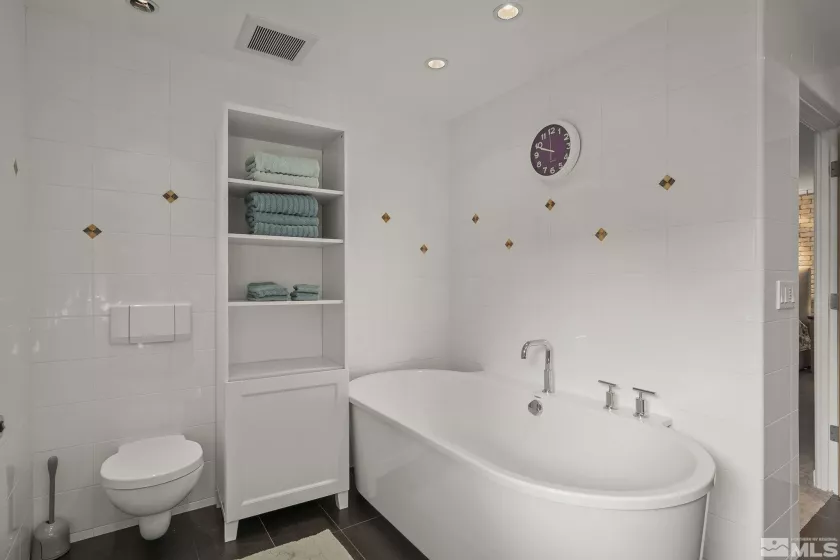 1780 Fairfield, Reno, Nevada 89509, 3 Bedrooms Bedrooms, ,4 BathroomsBathrooms,Residential,Residential,Fairfield,250000840