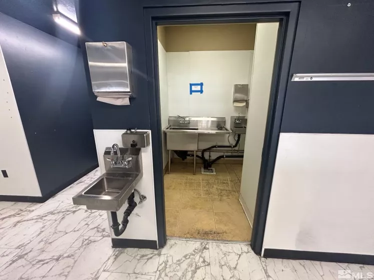 25 2nd, Reno, Nevada 89501, ,Commercial Lease,Manufactured,2nd,240006688