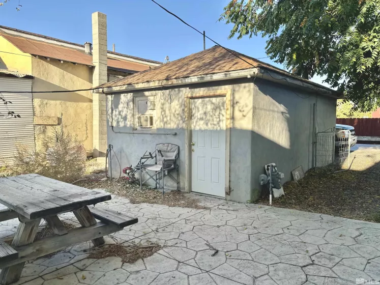 925 & 935 Broadway, Lovelock, Nevada 89419, ,Commercial Sale,Residential,Broadway,240013194