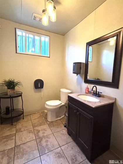 925 & 935 Broadway, Lovelock, Nevada 89419, ,Commercial Sale,Residential,Broadway,240013194