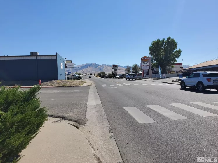 561 Hanson, Winnemucca, Nevada 89445, ,Commercial Sale,Residential,Hanson,240012900