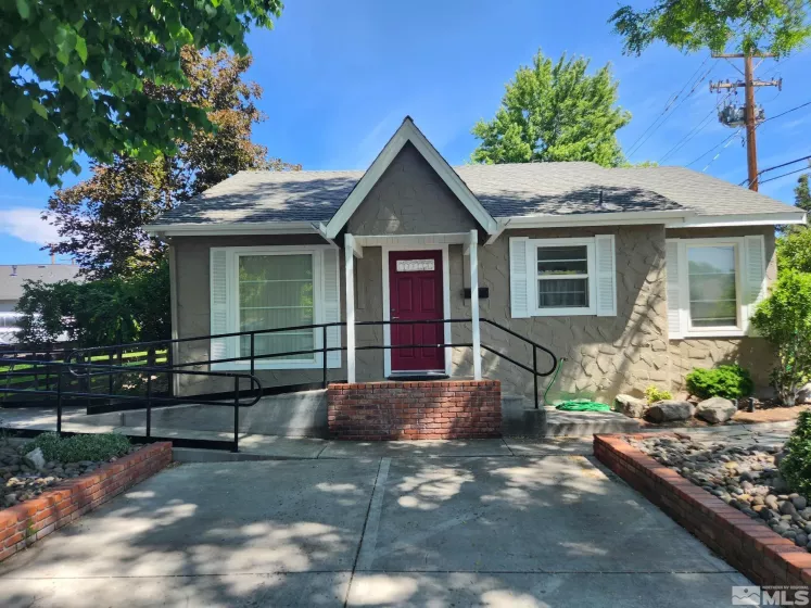 612 Caroline, Carson City, Nevada 89701, ,Commercial Sale,Residential,Caroline,240006428