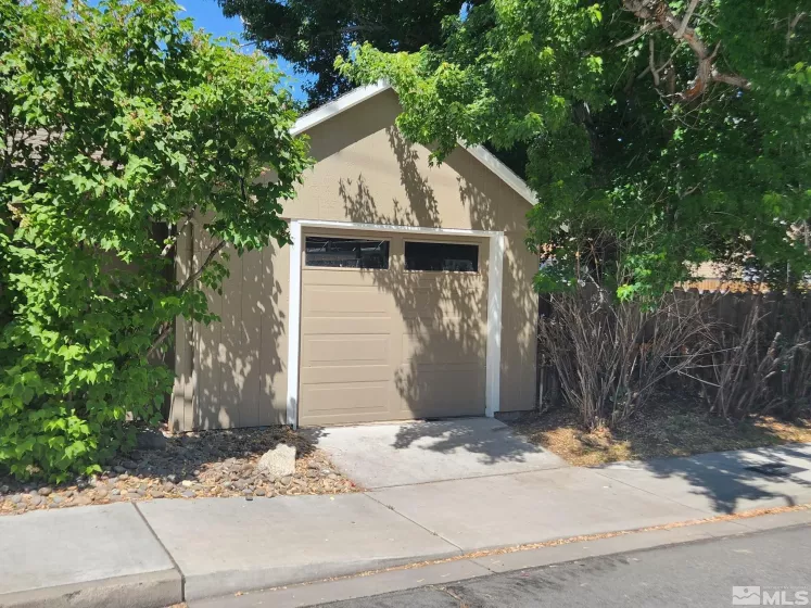 612 Caroline, Carson City, Nevada 89701, ,Commercial Sale,Residential,Caroline,240006428
