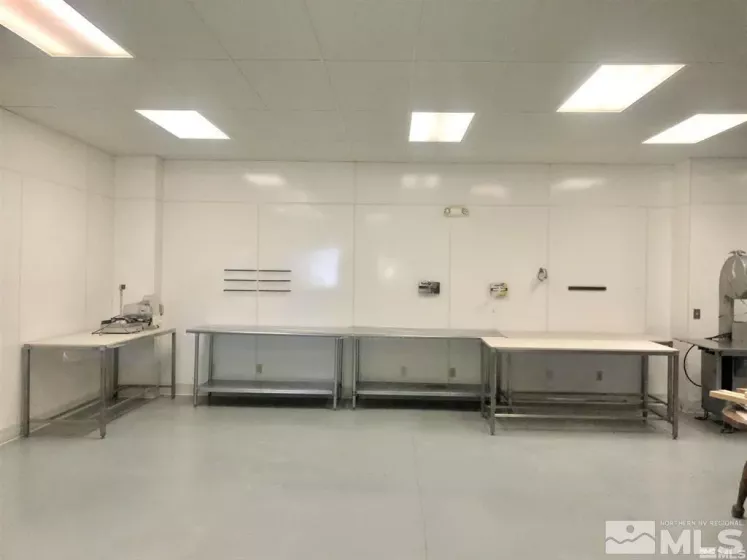 1040 Skyline, Battle Mountain, Nevada 89820, ,Commercial Sale,Residential,Skyline,240006024