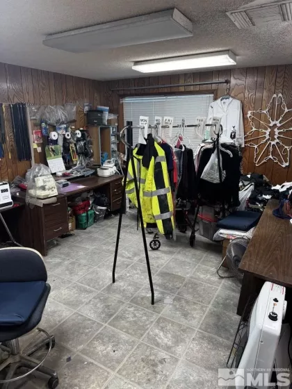 1050 Allen, Fallon, Nevada 89406, ,Commercial Sale,Residential,Allen,240014875