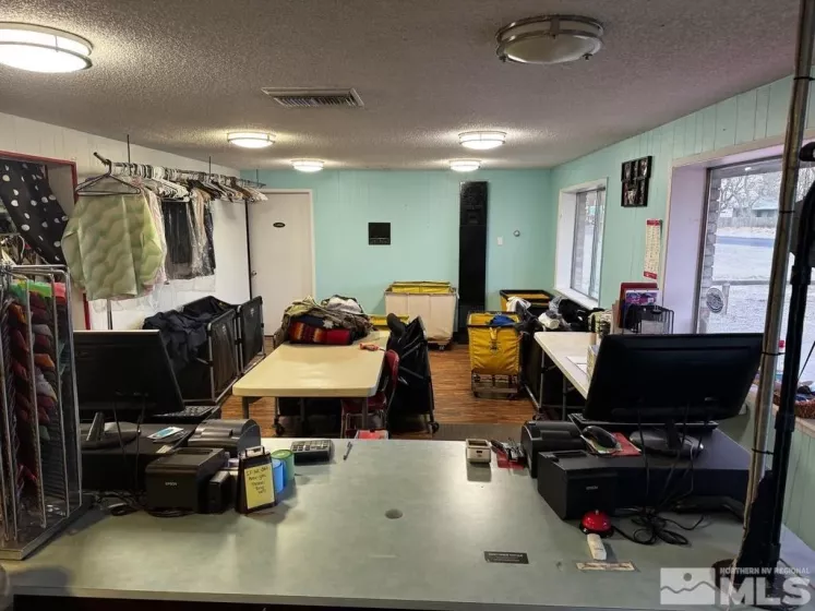 1050 Allen, Fallon, Nevada 89406, ,Commercial Sale,Residential,Allen,240014875