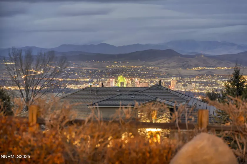 10100 Via Ponte, Reno, Nevada 89511, 4 Bedrooms Bedrooms, ,5 BathroomsBathrooms,Residential,Residential,Via Ponte,250003809