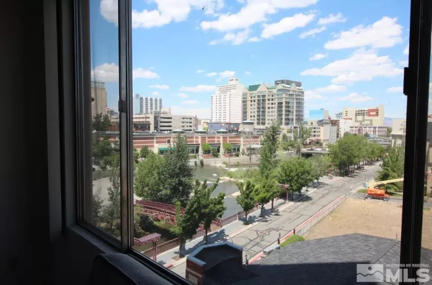 280 Island, Reno, Nevada 89501, 1 Bedroom Bedrooms, ,2 BathroomsBathrooms,Residential,Residential,Island,250005945