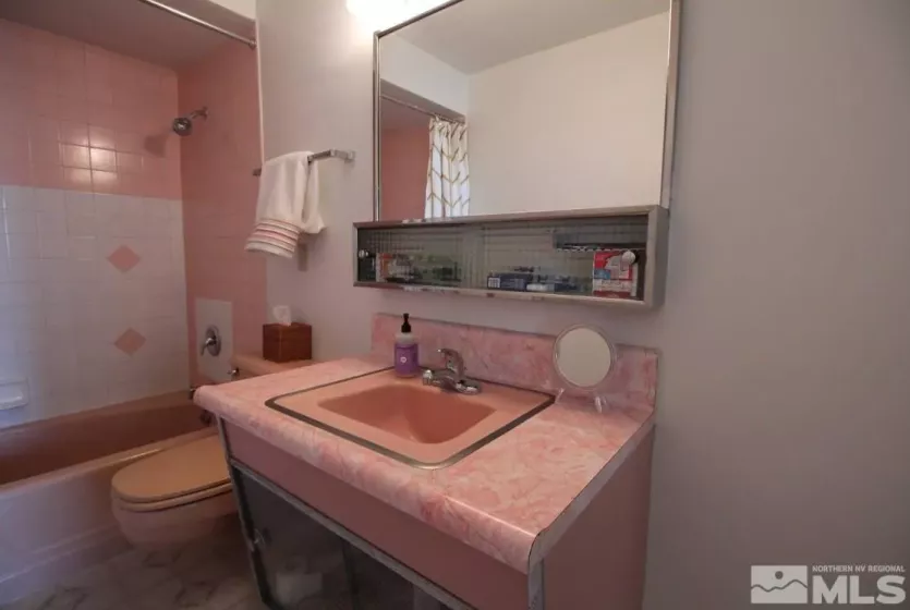 280 Island, Reno, Nevada 89501, 1 Bedroom Bedrooms, ,2 BathroomsBathrooms,Residential,Residential,Island,250005945