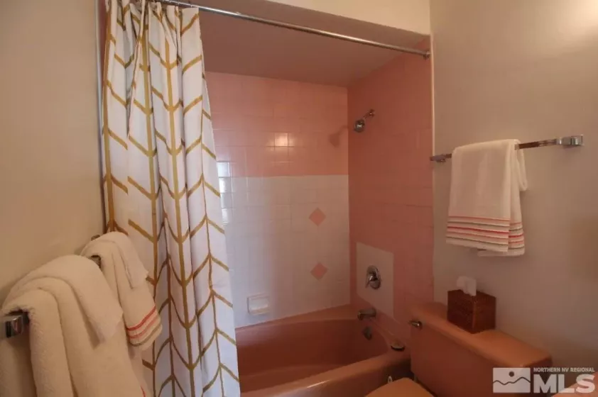 280 Island, Reno, Nevada 89501, 1 Bedroom Bedrooms, ,2 BathroomsBathrooms,Residential,Residential,Island,250005945