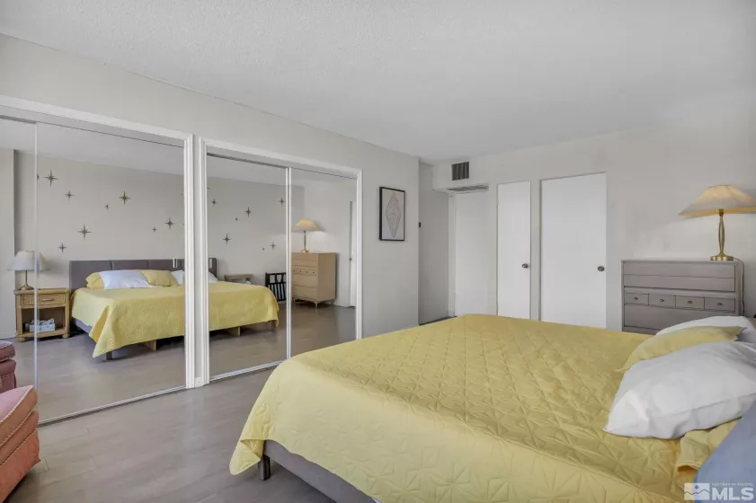 280 Island, Reno, Nevada 89501, 1 Bedroom Bedrooms, ,2 BathroomsBathrooms,Residential,Residential,Island,250005945
