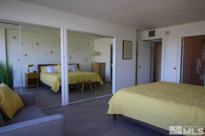 280 Island, Reno, Nevada 89501, 1 Bedroom Bedrooms, ,2 BathroomsBathrooms,Residential,Residential,Island,250005945