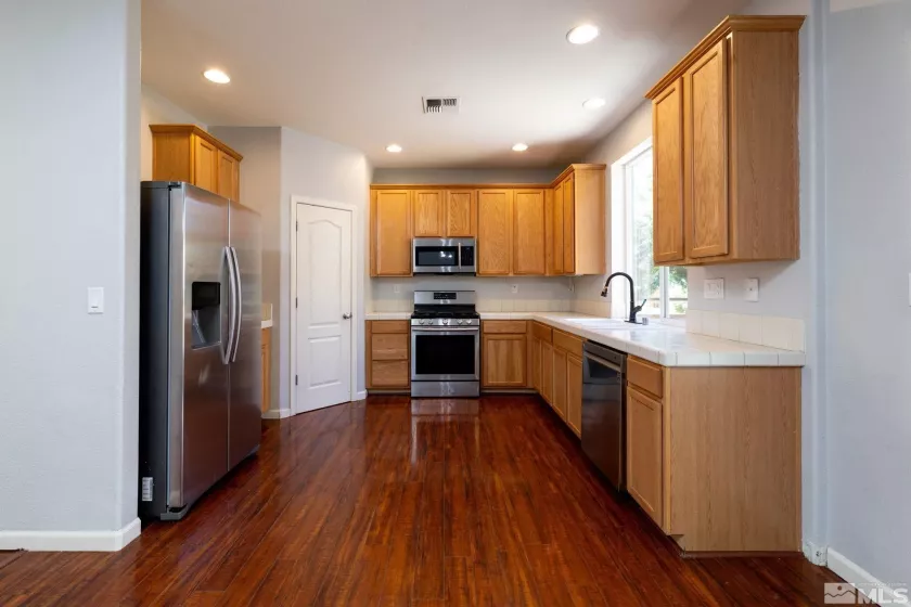 7422 Windswept, Sparks, Nevada 89436, 4 Bedrooms Bedrooms, ,3 BathroomsBathrooms,Residential,Residential,Windswept,250005921