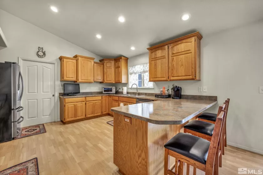 688 Sunrise, Fallon, Nevada 89406, 3 Bedrooms Bedrooms, ,2 BathroomsBathrooms,Residential,Residential,Sunrise,250005950