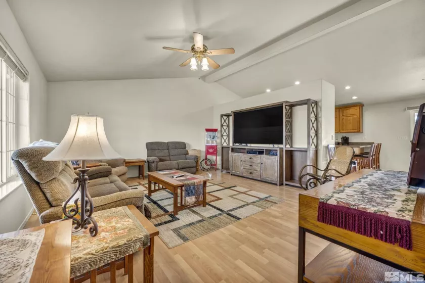 688 Sunrise, Fallon, Nevada 89406, 3 Bedrooms Bedrooms, ,2 BathroomsBathrooms,Residential,Residential,Sunrise,250005950