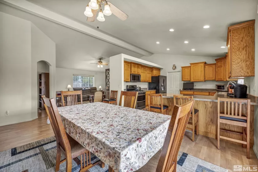 688 Sunrise, Fallon, Nevada 89406, 3 Bedrooms Bedrooms, ,2 BathroomsBathrooms,Residential,Residential,Sunrise,250005950