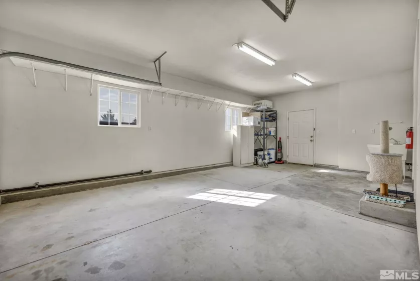 688 Sunrise, Fallon, Nevada 89406, 3 Bedrooms Bedrooms, ,2 BathroomsBathrooms,Residential,Residential,Sunrise,250005950