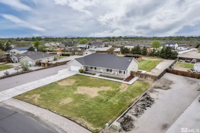 688 Sunrise, Fallon, Nevada 89406, 3 Bedrooms Bedrooms, ,2 BathroomsBathrooms,Residential,Residential,Sunrise,250005950