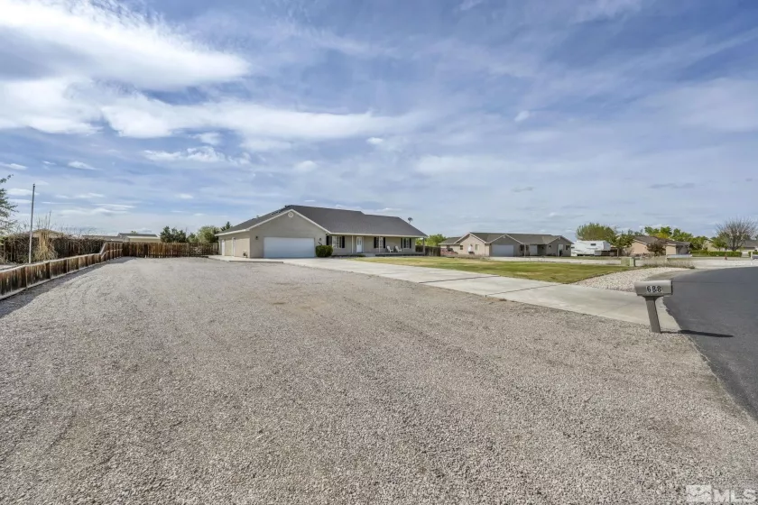 688 Sunrise, Fallon, Nevada 89406, 3 Bedrooms Bedrooms, ,2 BathroomsBathrooms,Residential,Residential,Sunrise,250005950