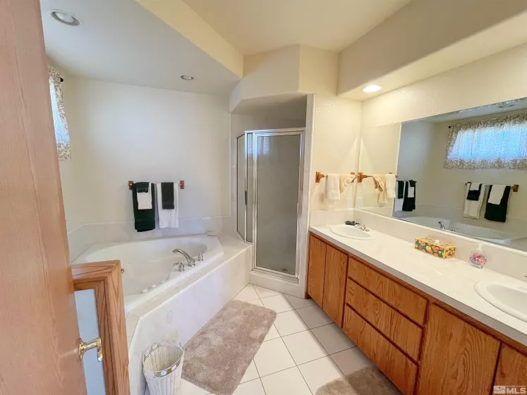 1591 Lombardy, Gardnerville, Nevada 89410, 3 Bedrooms Bedrooms, ,4 BathroomsBathrooms,Residential,Residential,Lombardy,250005951