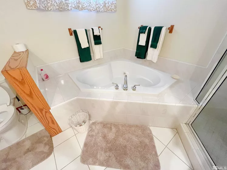 1591 Lombardy, Gardnerville, Nevada 89410, 3 Bedrooms Bedrooms, ,4 BathroomsBathrooms,Residential,Residential,Lombardy,250005951