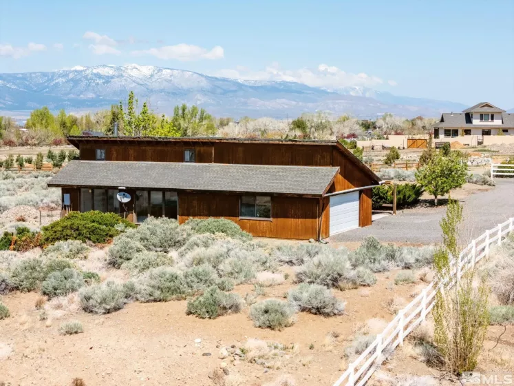 1591 Lombardy, Gardnerville, Nevada 89410, 3 Bedrooms Bedrooms, ,4 BathroomsBathrooms,Residential,Residential,Lombardy,250005951