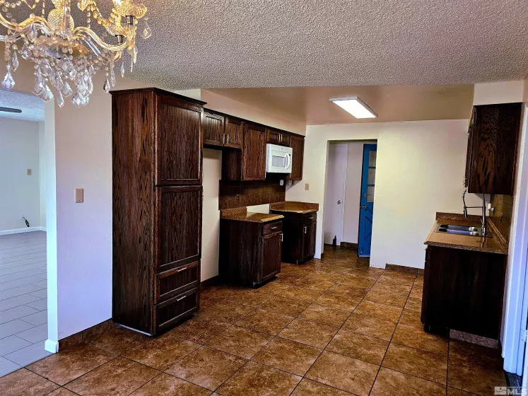 405 Rawhide, Carson City, Nevada 89701, 4 Bedrooms Bedrooms, ,2 BathroomsBathrooms,Residential,Residential,Rawhide,250003430