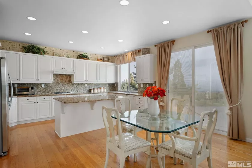 3206 Old Coach, Reno, Nevada 89511, 2 Bedrooms Bedrooms, ,3 BathroomsBathrooms,Residential,Residential,Old Coach,240010293